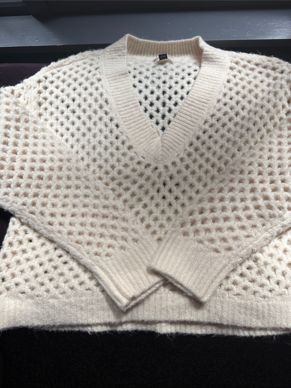 Universal Thread Cream Open-Weave V-Neck Sweater